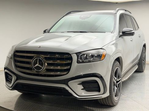 Used 2024 Mercedes-Benz GLS 450 4MATIC image 1