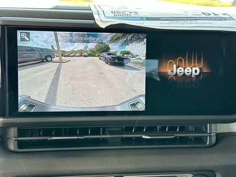 New 2025 Jeep Gladiator Sport image 20