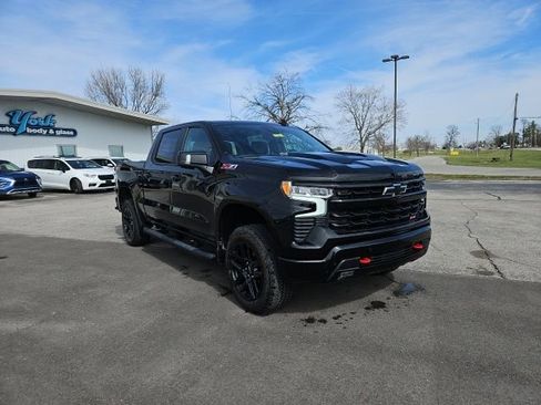 Used 2025 Chevrolet Silverado 1500 LT Trail Boss w/ LT Trail Boss Premium Package AWD/4WD image 4