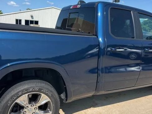 Used 2019 RAM 1500 Laramie AWD/4WD image 9