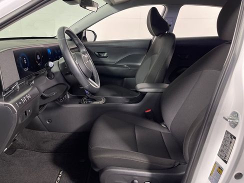 Certified 2025 Hyundai Kona SEL AWD/4WD image 12