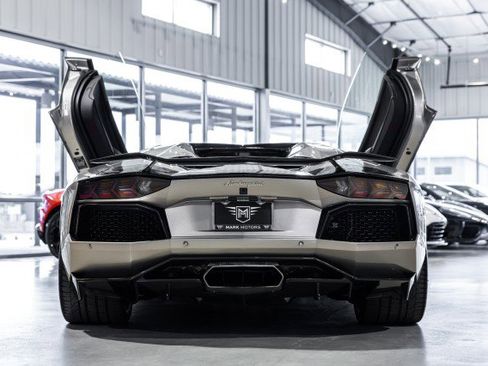 Used 2014 Lamborghini Aventador LP 700-4 AWD/4WD image 5