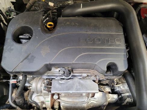 Used 2024 GMC Terrain SLT image 30