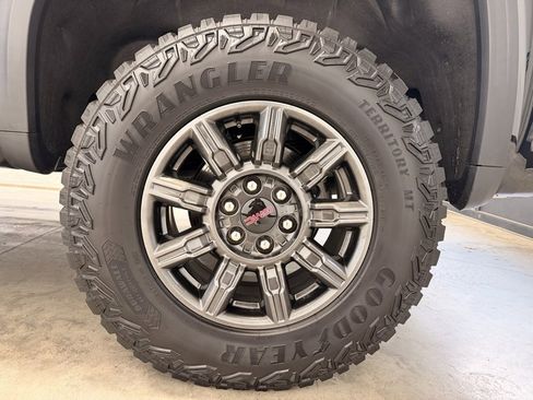 Used 2024 GMC Sierra 1500 AT4X image 14