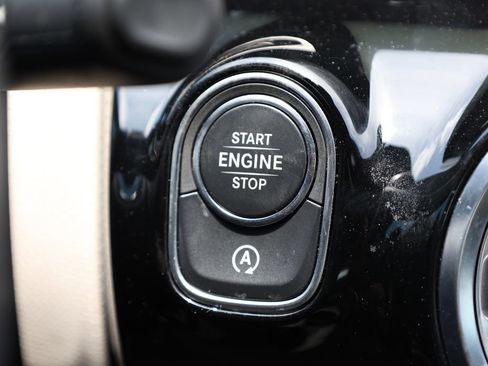 Used 2023 Mercedes-Benz CLA 250 4MATIC w/ Premium Package image 31