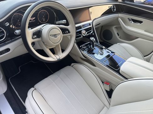 Used 2023 Bentley Flying Spur V8 image 14