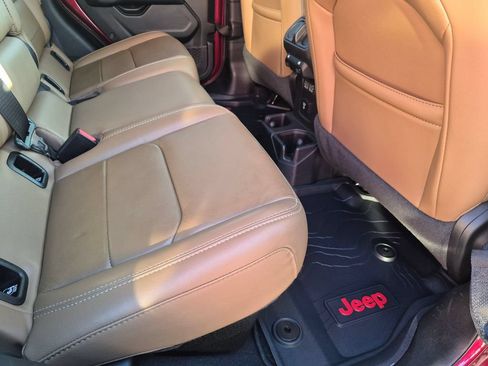 Used 2021 Jeep Gladiator Overland w/ Popular Equipment Package AWD/4WD image 25