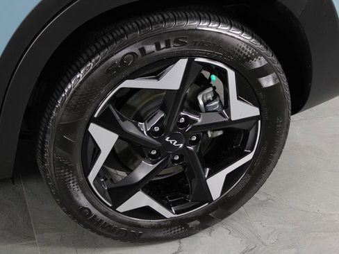 Used 2024 Kia Seltos EX AWD/4WD image 11