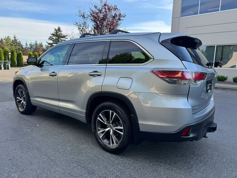 Used 2016 Toyota Highlander XLE AWD/4WD image 7