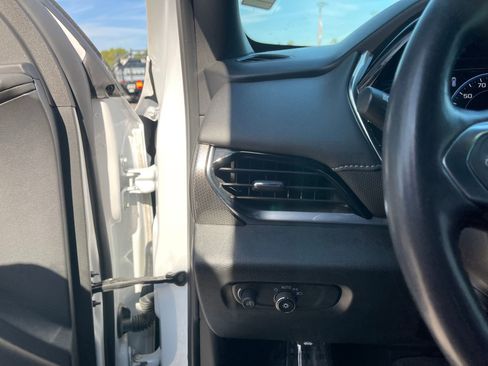 Used 2022 Chevrolet Traverse Premier image 17