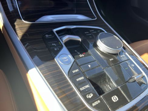 Used 2024 BMW X5 xDrive50e image 22