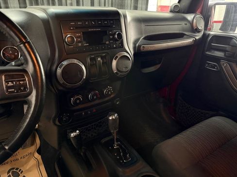 Used 2012 Jeep Wrangler Sport AWD/4WD image 13