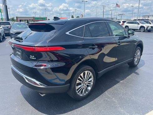 Used 2021 Toyota Venza XLE w/ Softex Package AWD/4WD image 7