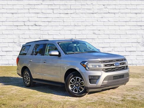 Used 2024 Ford Expedition XLT AWD/4WD image 42