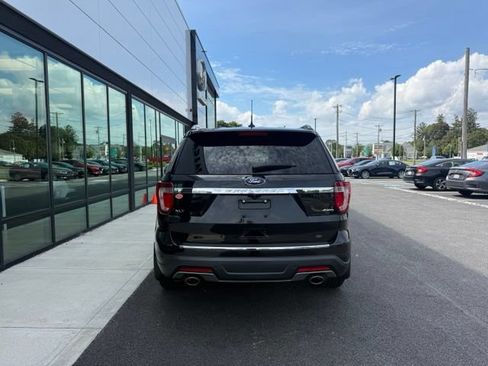 Certified 2018 Ford Explorer XLT w/ Equipment Group 202A AWD/4WD image 4