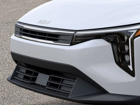 New 2026 Kia K4 LXS FWD image 12