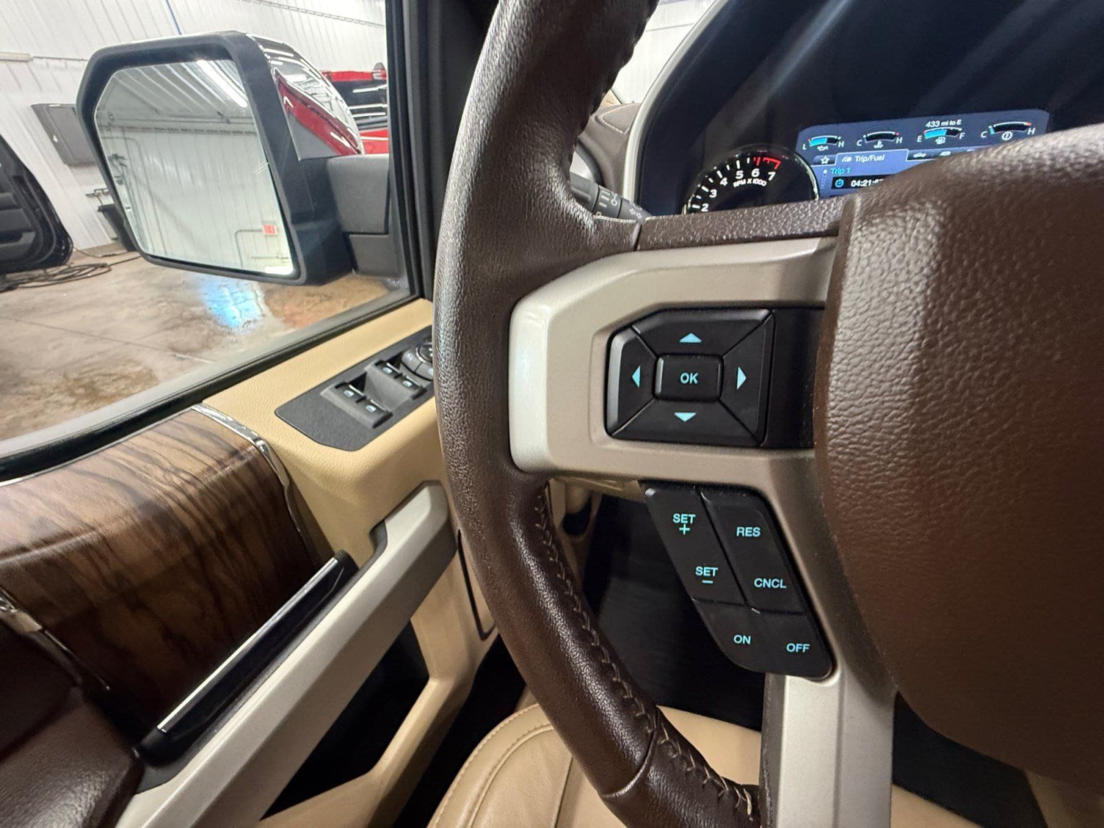 Used 2019 Ford F150 Lariat w/ Equipment Group 502A Luxury AWD/4WD image 17