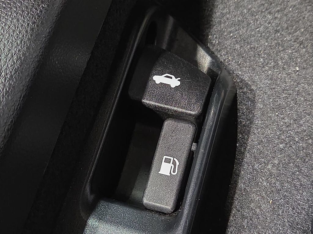 Certified 2025 Toyota Corolla LE FWD image 21