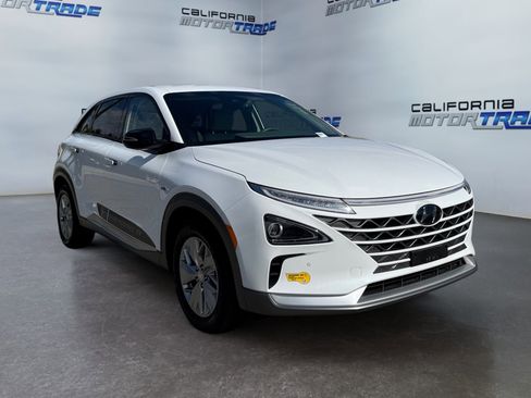 Used 2022 Hyundai Nexo Blue image 3