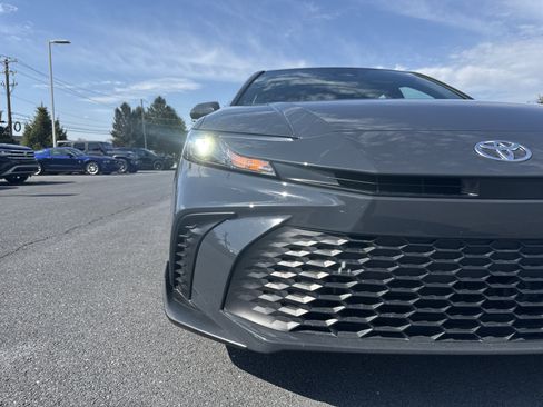 Used 2025 Toyota Camry SE w/ Multimedia Upgrade Package image 32