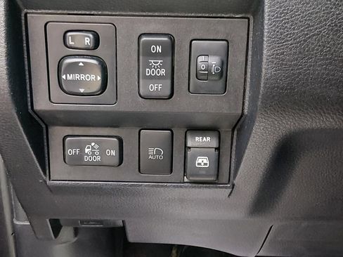 Used 2018 Toyota Tundra SR5 w/ TRD Off Road Package AWD/4WD image 18