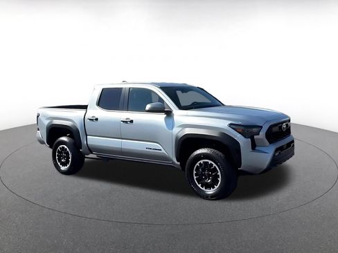 Used 2025 Toyota Tacoma TRD Off-Road AWD/4WD image 2