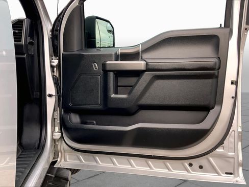 Used 2018 Ford F150 XLT w/ Equipment Group 302A Luxury AWD/4WD image 17