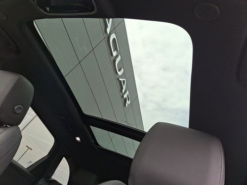 New 2026 Land Rover Range Rover Velar S AWD/4WD image 10