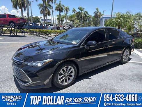 Used 2021 Toyota Avalon XLE w/ Moonroof Package FWD image 4