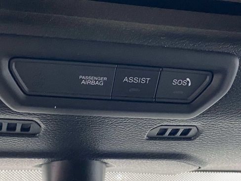 Used 2020 Jeep Wrangler Unlimited Sahara w/ Uconnect 4C Nav & Sound Group AWD/4WD image 31