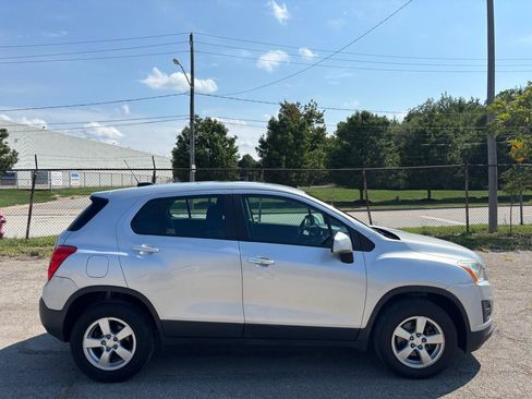 Used 2016 Chevrolet Trax LS AWD/4WD image 2