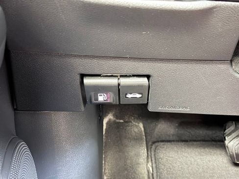 Used 2023 Nissan Kicks SV FWD image 38