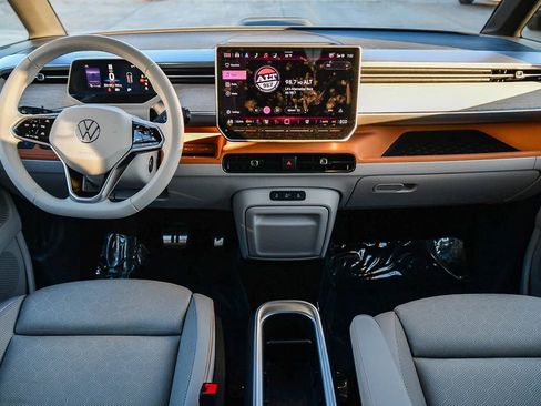 Used 2025 Volkswagen ID. Buzz 1st Edition image 13