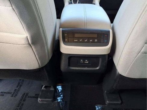 Certified 2024 Nissan Pathfinder SV FWD image 14
