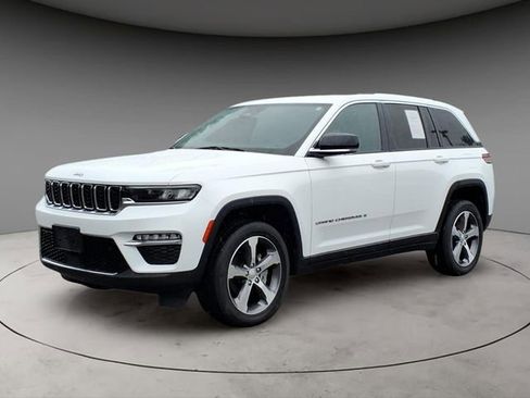 Used 2023 Jeep Grand Cherokee Limited AWD/4WD image 1