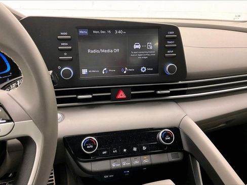 Certified 2025 Hyundai Elantra Sport image 5