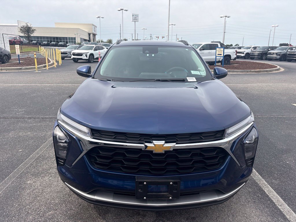 Used 2024 Chevrolet Trax LT w/ Driver Confidence Package FWD image 9