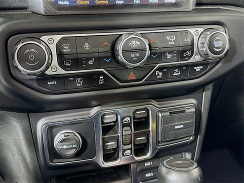Used 2021 Jeep Gladiator Overland image 18