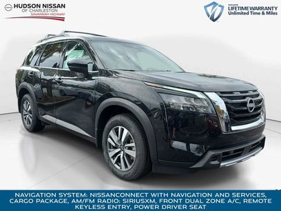 New 2025 Nissan Pathfinder SL w/ Cargo Package