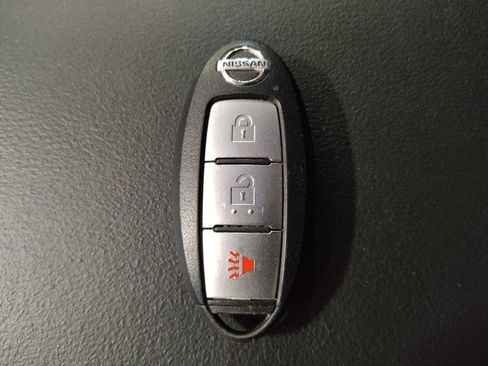 Used 2019 Nissan Pathfinder S FWD image 32