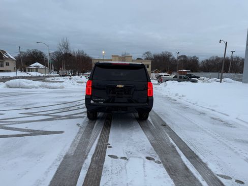 Used 2019 Chevrolet Suburban LT image 6