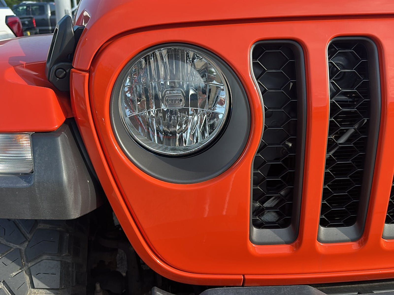 Used 2023 Jeep Gladiator Mojave w/ Cold Weather Group AWD/4WD image 34