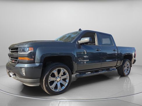 Used 2018 Chevrolet Silverado 1500 LT w/ All Star Edition image 2