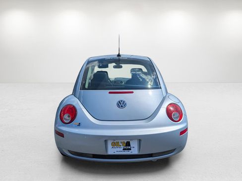 Used 2009 Volkswagen Beetle S image 8