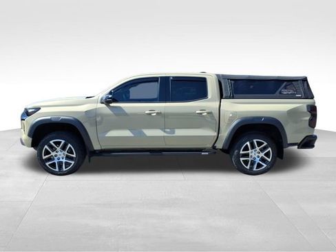 Used 2023 Chevrolet Colorado Z71 w/ Z71 Convenience Package 2 image 4
