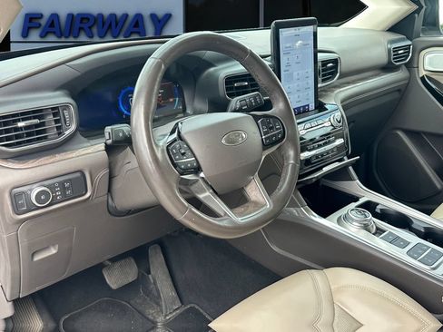 Used 2022 Ford Explorer Platinum w/ Equipment Group 601A RWD image 14