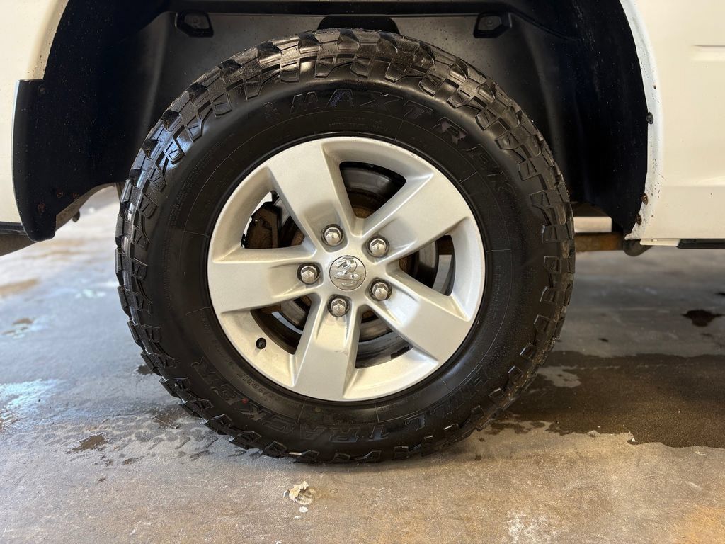 Used 2019 RAM 1500 ST w/ SXT Appearance Group AWD/4WD image 34
