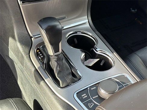 Used 2020 Jeep Grand Cherokee Limited image 23