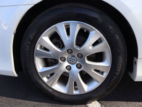 Used 2011 Toyota Avalon Limited image 40