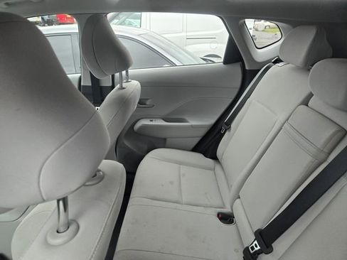 Used 2025 Hyundai Kona SE FWD image 8